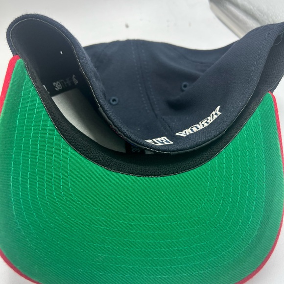 New York Yankees Hat Cap Fitted Adult Med/L Blue Red MLB Baseball New Era Mens - Picture 12 of 14